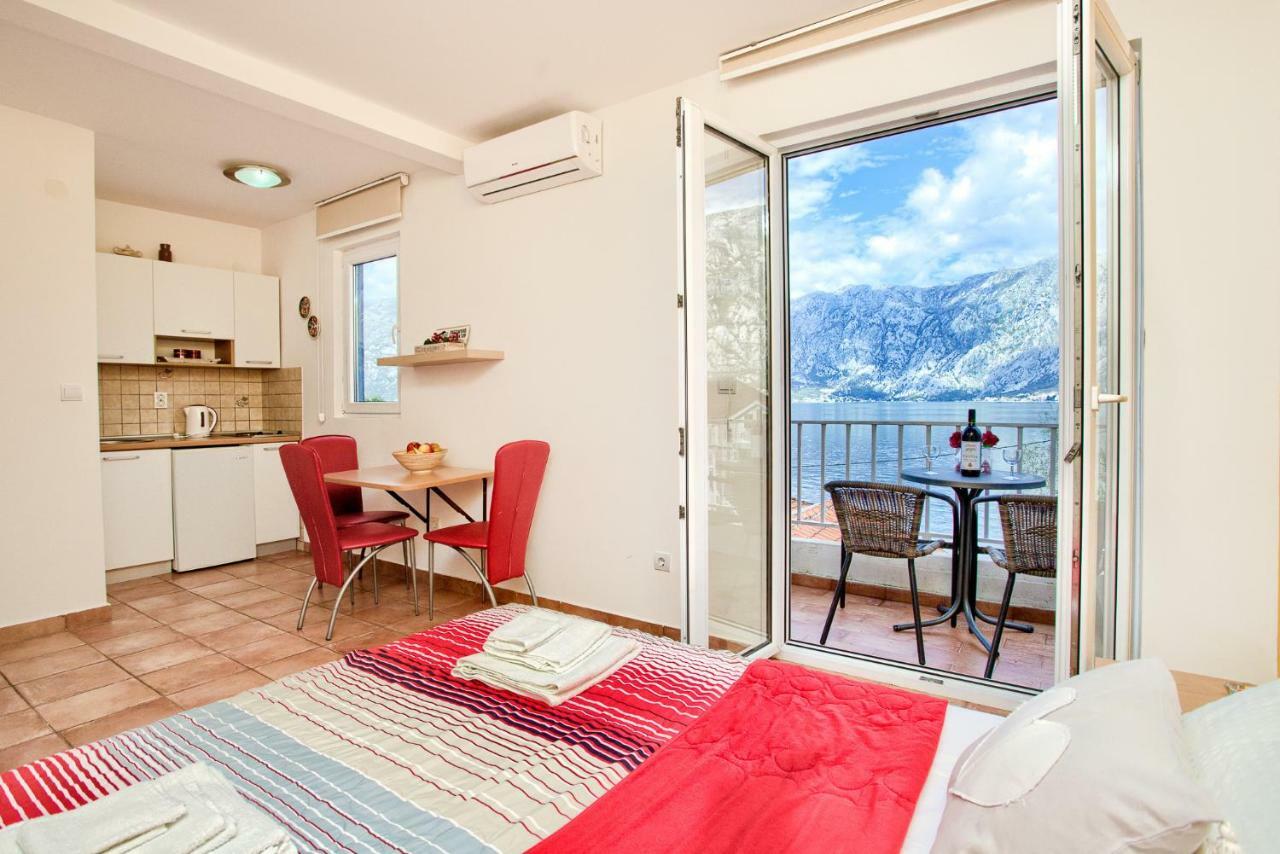 Apartments Ivanovic Котор Екстериор снимка