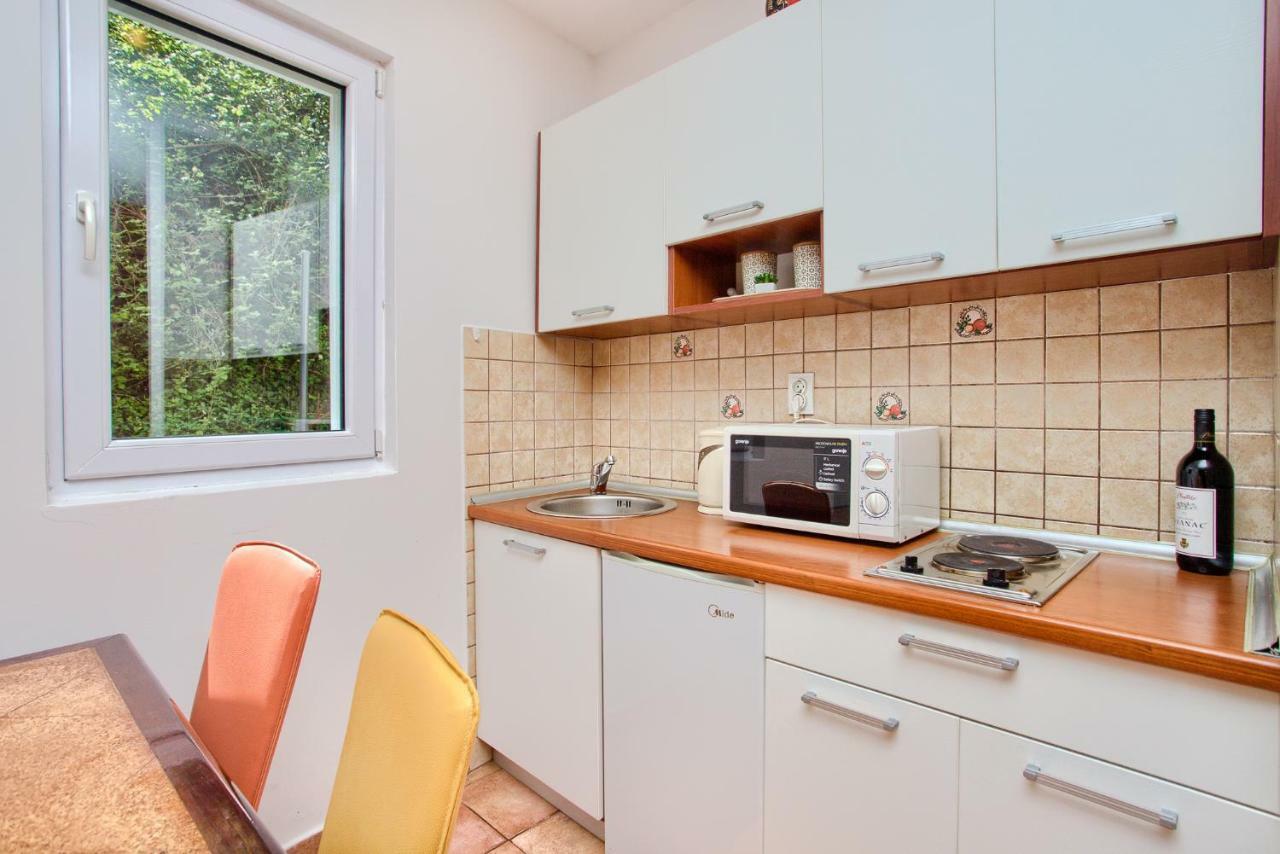 Apartments Ivanovic Котор Екстериор снимка